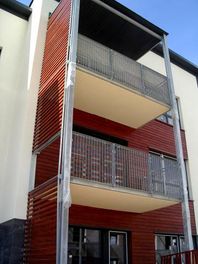 Gratings and staircases