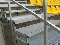 Gratings and staircases