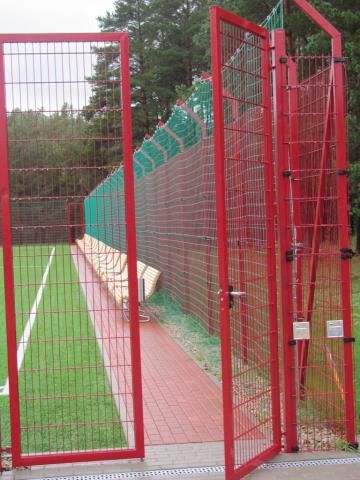 Stadiums, sports grounds, tennis courts fencing