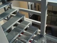 Gratings and staircases