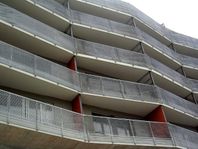 Gratings and staircases