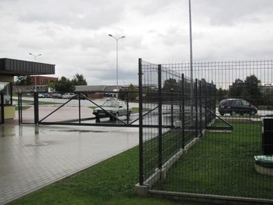 Stadionų, sporto aikštelių, teniso kortų aptvėrimai