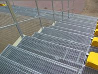 Gratings and staircases