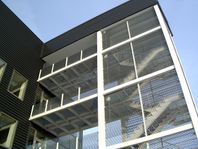 Gratings and staircases